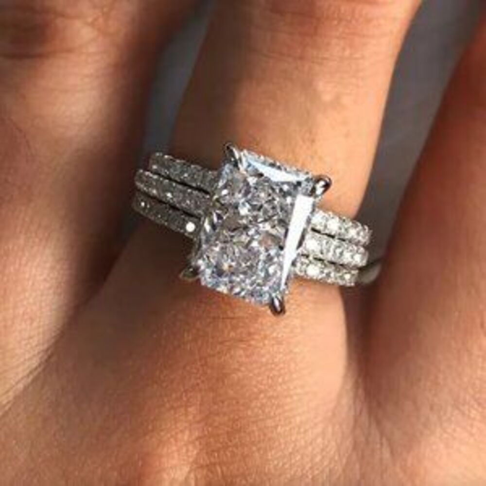 NEW 18k White Gold Diamond Emerald Cut Ring Band Pave Diamond Band